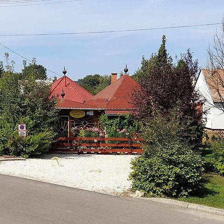 Gyoengyvirag Apartment Romhány Exterior photo